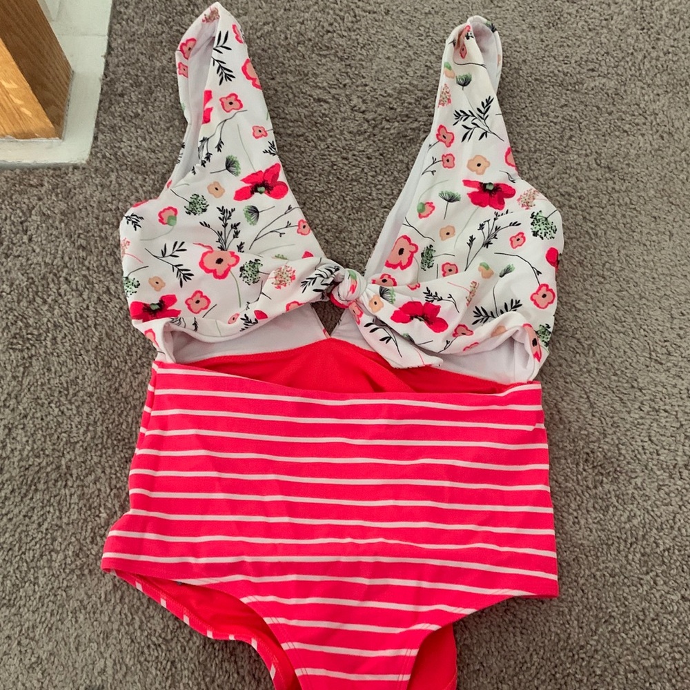 Bright color One piece